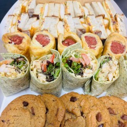 The World Cup Midnight Feast Box (Feeds 5)